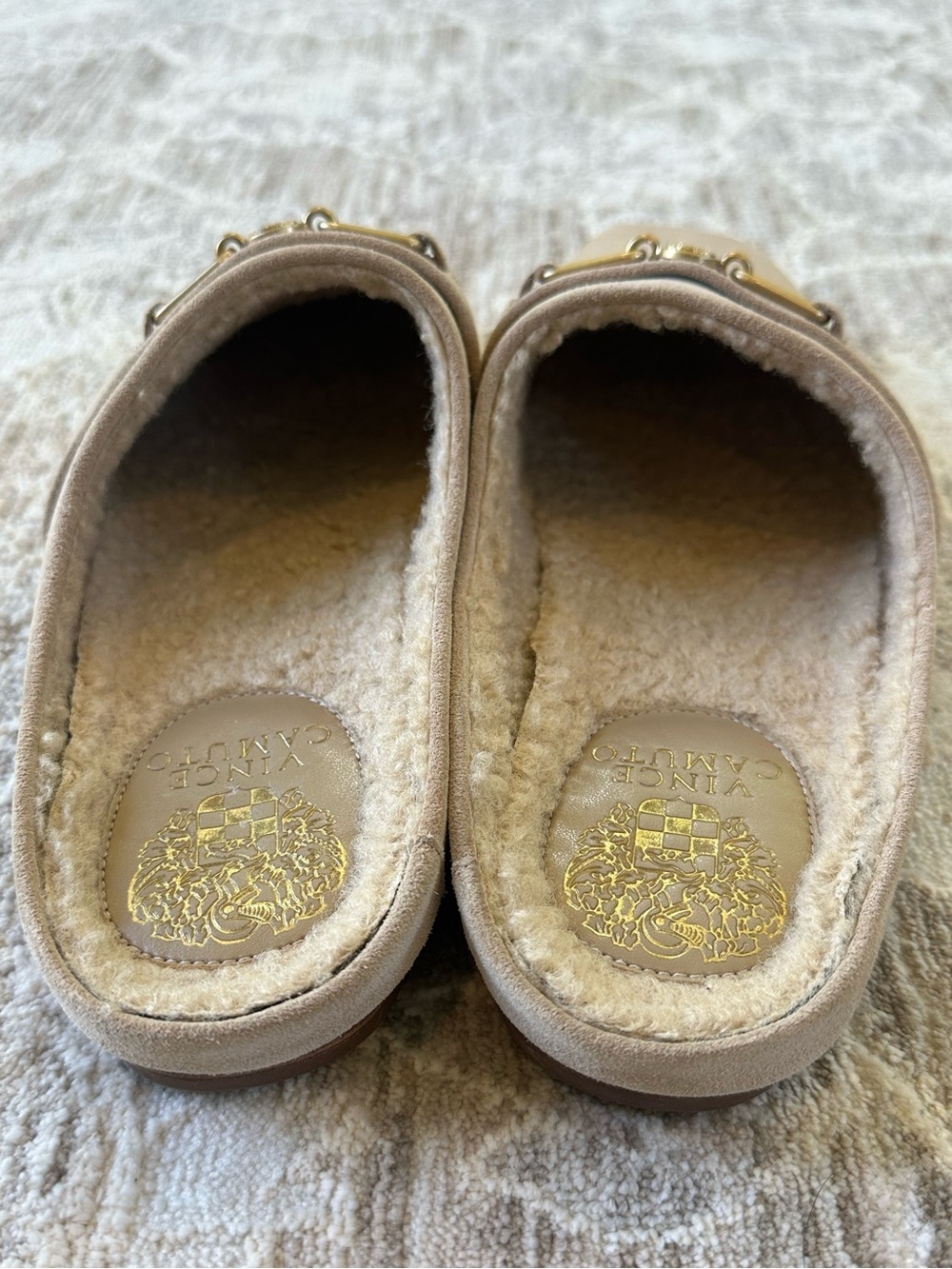 Vince Camuto NWOT Taupe Suede Shearling Gold Slip On Loafers (Mens 8/Womens 9.5) - Picture 7 of 11